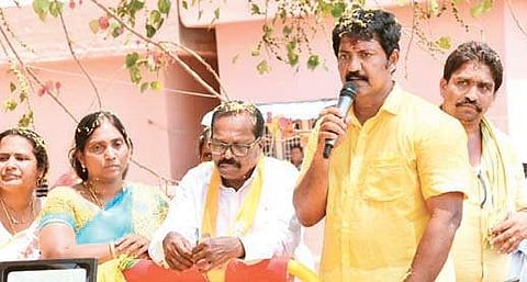 TDP’s Vallabhaneni Vamsi Mohan and YSRC’s Yarlagadda Venkata Rao. (Photo | EPS)