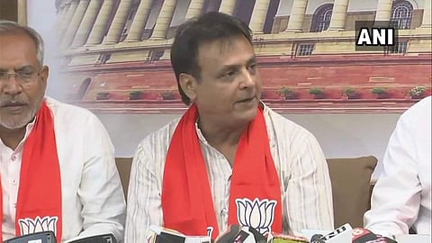 Jawahar Chavda joins BJP (Photo | ANI, Twitter)