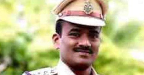 Transferred Tadipatri Circle Inspector Narayana Reddy. (Photo | Twitter)