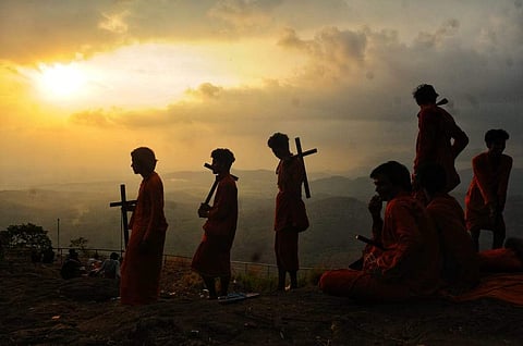 A group of pilgrims on the way to Kurisumudi at Malayattoor on Maundy Thursday. (Photo | A Sanesh, EPS)