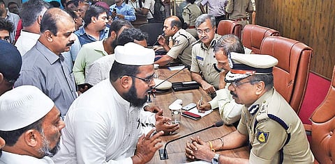 Senior police officers led by City Police Commissioner T Suneel Kumar hold a meeting with heads of religious institutions, hoteliers and businessmen after terror attacks in Sri Lanka | Pushkar V