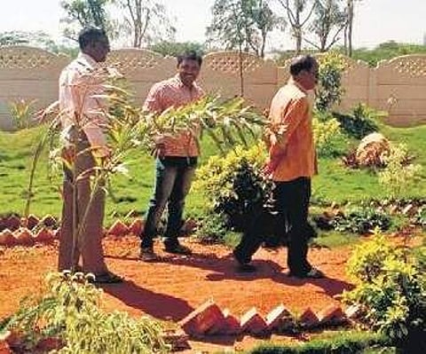 The graveyard was jointly developed by the Public Works Department, the Muktidham maintenance committee and the Nirmiti Kendra, Gadag. (Photo | EPS/Krishna)ibagi