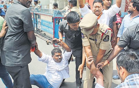 Police arrest BJYM member for staging a protest at Pragathi Bhavan in Hyderabad | Sathya Keethi