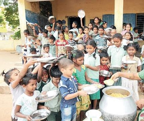 Activists slam NIN for clean chit to Akshaya Patra midday meals in Karnataka schools