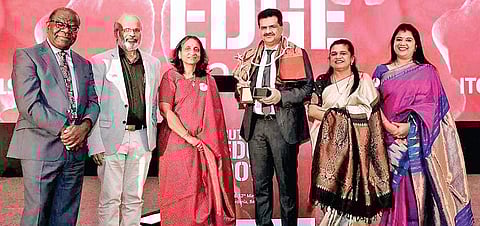 Dr Hafeez bags ‘Most Skilled Endoscopic Surgeon Award’