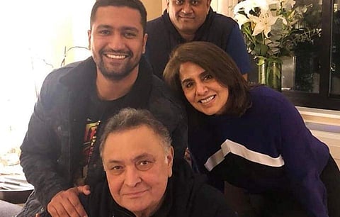 Vicky Kaushal with Rishi and Neetu Kapoor. (Photo | Twitter)