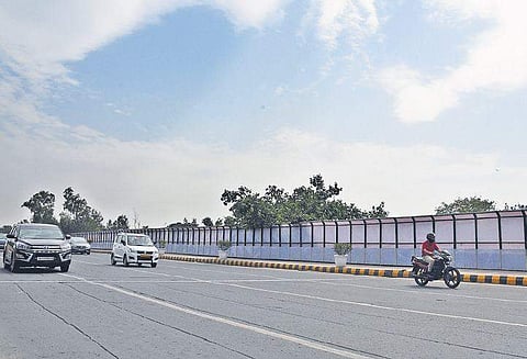 Blinders fixed on the railings of the Safdarjung airport’s flyover |Parveen Negi