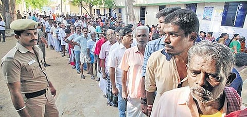 People waiting to cast their vote in bypoll to Thiruparankundram segment | KK Sundar