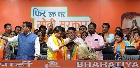 Trinamool Congress MLAs Subhranshu Roy and Tusharkanti Bhattacharya joins BJP along with 50 TMC councillors in the presence in senior BJP leaders Kailash Vijayvargiya and Mukul Roy at BJP headquarters in New Delhi on Tuesday. (Photo | Naveen Kumar, EPS)