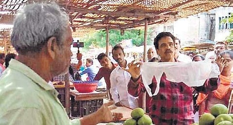 Ban on plastic bags in Tenali, Narasaraopet