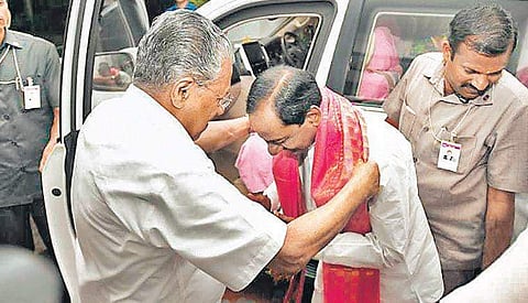 Chief Minister Pinarayi Vijayan welcomes his Telangana counterpart K Chandrashekar Rao in Thiruvananthapuram on Monday | EXPRESS