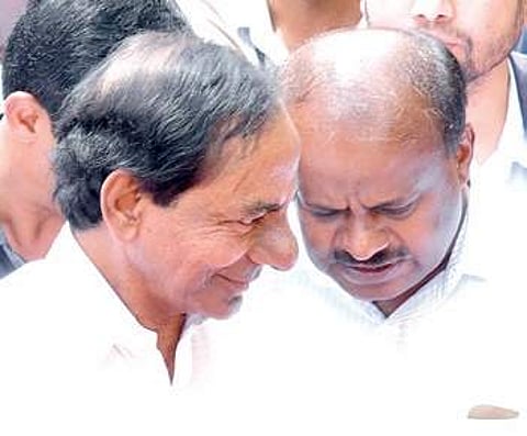 K Chandrashekhar Rao leans towards Congress, wants JDS to broker deal