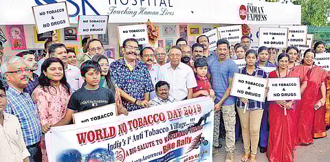 Excise Commissioner Rishiraj Singh, Defence spokesperson Dhanya Sanal, The New Indian Express unit Manager S Krishna Sharma, Marketing Manager S Padmakumar, SK Hospital Managing Director K N Sivankutty and CEO Dr Sandya K S at the No-Tobacco and Anti-Drug