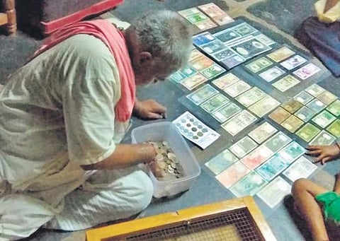 The antique coins and currency notes at the house of Mallayya Mahapurushamutt (inset) in Ron | Express