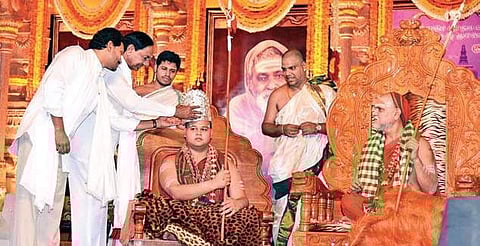 Chief Minister YS Jagan Mohan Reddy and Telangana Chief Minister K Chandrasekhar Rao taking part in Visakha Sri Sarada Peetham Uttaradhikari Shishya Tiriyasarama Deeksha Sweekara Mahotsavam in Vijayawada. (Photo I EPD)