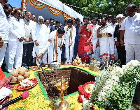 Chief Minister K Chandrasekhara Roa performing bhumi pooja for the construction of new Secretariat behind D block in Telangana secretariat. (Photo | EPS)