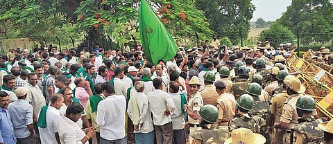 Farmers protest in front of KRS demanding to release water, in Mandya on Friday | Express