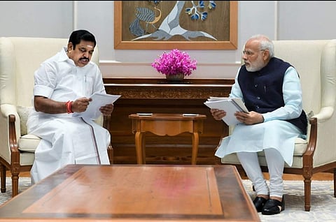 Tamil Nadu CM Edappadi Palaniswami (L) and PM Modi (R). (File Photo | EPS)