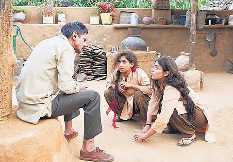 A still from Pataakha
