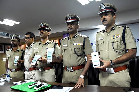 Greater Chennai Commissioner of Police AK Vishwanathan IPS inagurated the Advanced E-challan Machines for Greater Chennai Traffic Police officers and the new mobile application 'GCTP Citizen Services' on Friday | Ashwin Prasath