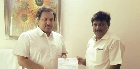 Former AP Speaker Kondela's son Dr K Sivaram (L) (Photo | DrKodelaSivaram Twitter)