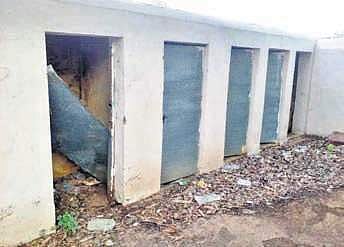Unsanitary toilets at ZP High School in Jupadu Bungalow in Kurnool district | Express
