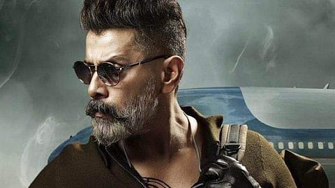 Vikram in Kadaram Kondan.