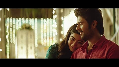 Vijay Devarakonda and Rashmika Mandanna in Dear Comrade. (Screengrab)
