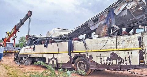 Image of a rammed bus used for representational purpose