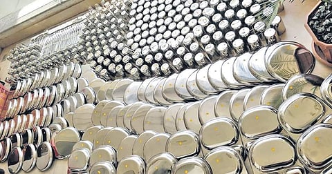 Residents have given out utensil sets for 5 parties, saving use of 4.5kg plastics.