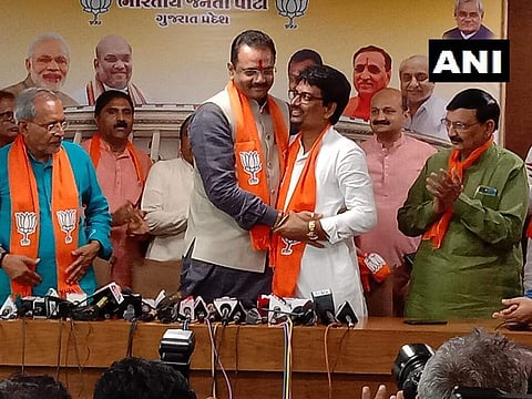 Alpesh Thakor joined BJP in presence of Gujarat BJP President, Jitu Vaghani (Photo| ANi)