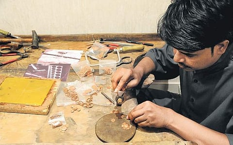 Sumit, the master craftsman whose association with the brand dates back many years.