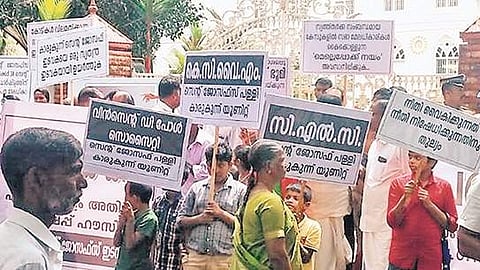 Parishioners of St Joseph’s Church, Karukunnu, protesting in front of the Major Archbishop’s House in Kochi on Sunday| Express