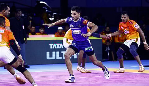 Naveen continued to pick up raid points at regular intervals. | Twitter@ProKabaddi