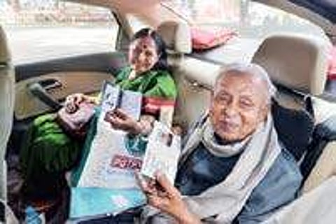 Justice (Retd) P K Shamsuddin and commission member V Thankamani show their identity cards to security personnel at the University College gate during their visit to the institution on Tuesday | Vincent Pulickal
