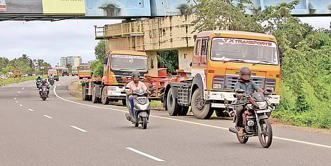 The illegal parking of trucks along the Container Road stretch | ARUN ANGELA