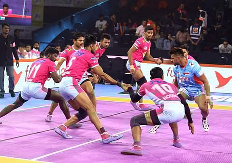 Jaipur Pink Panthers came from behind to clinch a thrilling win | Twitter@ProKabaddi