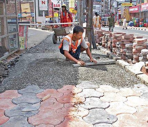 Thiruvananthapuram Corporation Council to regulate tile laying