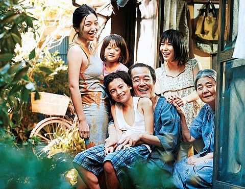 A still from Shoplifters