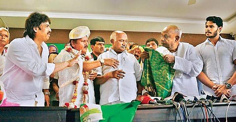 JDS supremo HD Deve Gowda named MLA HK Kumaraswamy as party’s state unit president, Madhu Bangarappa as JDS working president and the party patriarch’s grandson Nikhil Kumaraswamy the youth wing chief | Shriram BN