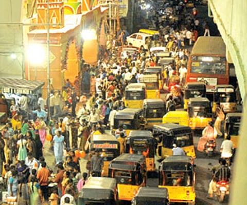 Vehicle congestion and traffic chaos at T Nagar
