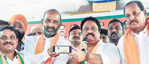 Bandi Sanjay Kumar and Jithender Reddy during BJP’s membership drive. (Photo | EPS)