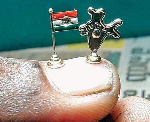 National flag and India Map made by artists from gold (Photo |EPS)