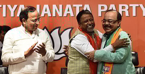 Former mayor MLA Shovan Chatterjee from Kolkata joined BJP under leadership of BJP general secretary Arun Singh and West Bengal senior BJP leader Mukul Roy in New Delhi on Wednesday. (Parveen Negi | EPS)