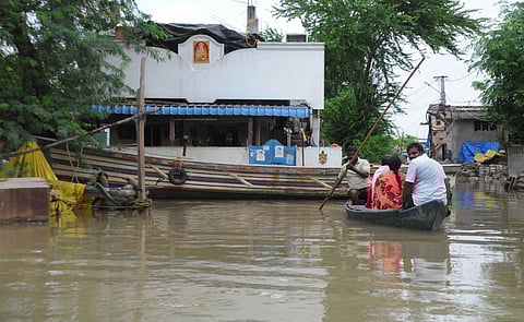Villages inundated with water after the flooding of Krishna river. Here is a visual from Ibrahimpatnam near Vijayawada on 17 August 2019. (Photo | Prasant Madugula, EPS)