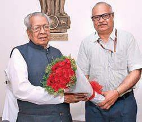 South Central Railway (SCR) General Manager (GM) Gajanan Mallya with Andhra Pradesh Governor (Photo |EPS)