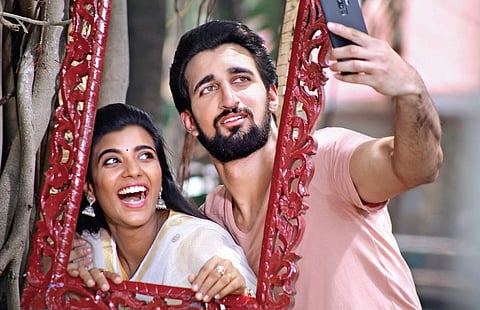 Aishwarya Rajesh and Nicky Sundaram in Mei.