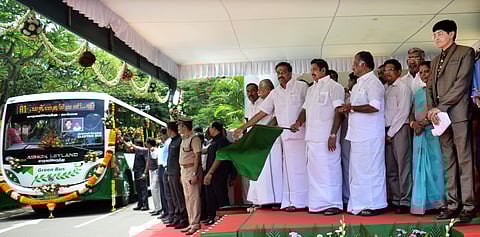 Chief Minister Edappadi K Palaniswami seen flagging off an electric bus at Secretariat on Monday. (Photo | Sampathkumar D/ EPS)