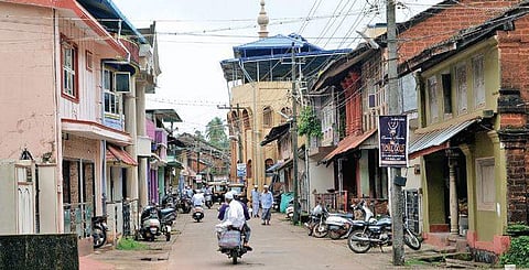 Residents of Bhatkal belonging to the Nawayat community continue to maintain relations with those in Pakistan through marriage | Express