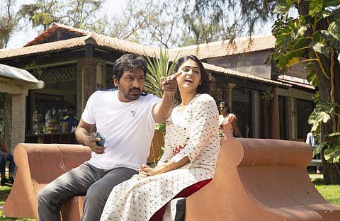 Vaibhav, Palak Lalwani in Sixer.